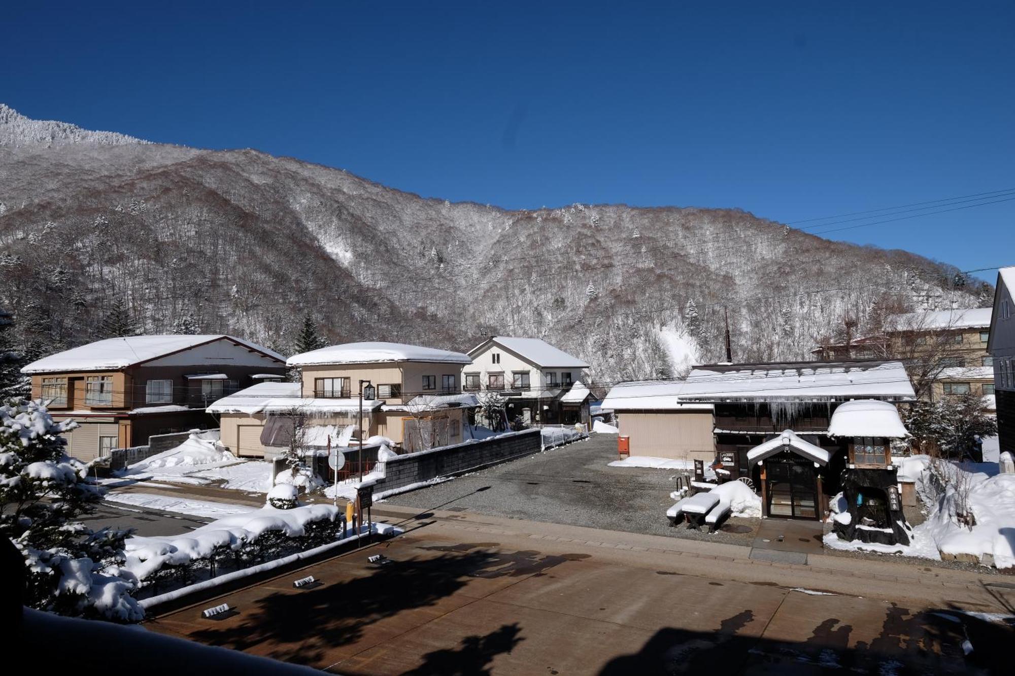 Tsuyukusa Takayama  Phòng bức ảnh